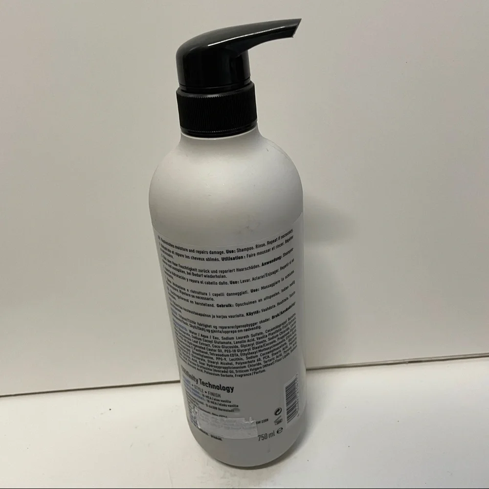 KMS Moist Repair Shampoo 25.3 OZ